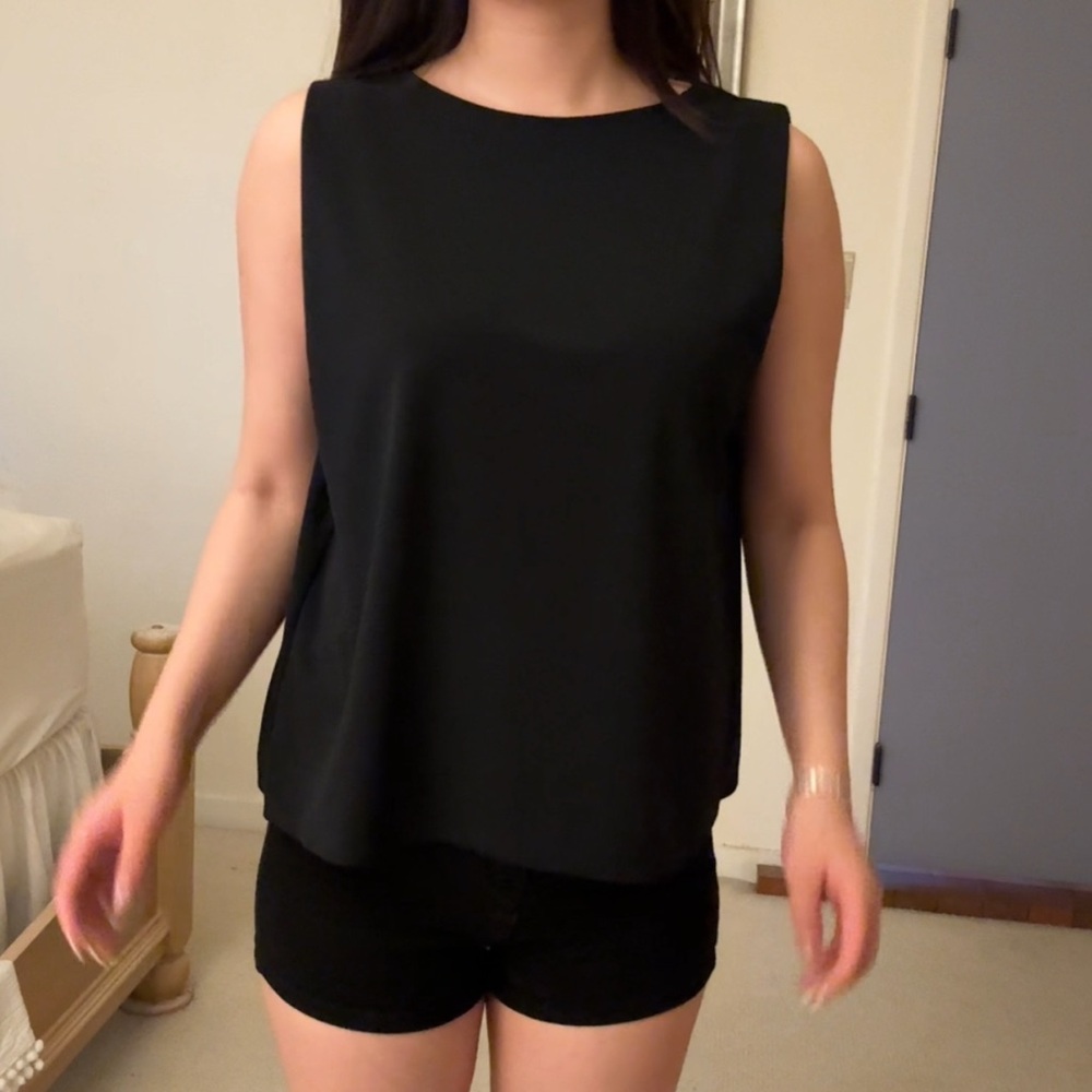 Uniqlo Black Muscle Tee for Women